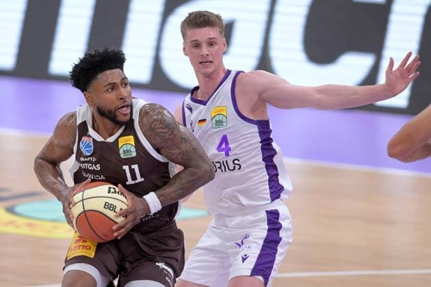 Anthony Gaines (Syntainics MBC 11) (am Ball), Daniel Kirchner (BG Goettingen 4) , GER, BG Goettingen - Syntainics MBC, Basketball BBL Pokal, 1. Runde, Saison 2026-2027, 12.09.2026. GER, BG Goettingen - Syntainics MBC, Basketball BBL Pokal, 1. Runde, Saison 2026-2027, 12.09.2026 Goettingen Copyright: xEibner-Pressefotox xRolandxSippelx EP_RSL