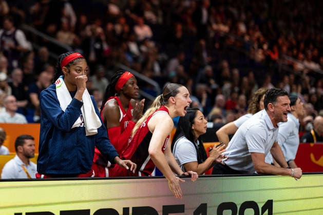 Angel Reese (USA, 15) und Paige Bueckers (USA, 04) jubelt Jubel, GER, Spanien vs. USA, Basketball, FIBA Women s World Cup 2026, Halbfinale, 12.09.2026 GER, Spanien vs. USA, Basketball, FIBA Women s World Cup 2026, Halbfinale, 12.09.2026 Berlin Copyright: xEibner-Pressefoto MaxxVincenx EP_MVN
