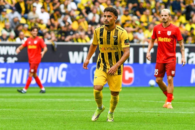 Mehdi Loune (Alemannia Aachen, 10), Freisteller, Ganzkörper, Einzelbild, Aktion, Action, 12.09.2026, Aachen (Deutschland), Fussball, 3. Liga, TSV Alemannia Aachen - Jahn Regensburg, Fussball, 3. Liga, TSV Alemannia Aachen - Jahn Regensburg, DFB DFL REGULATIONS PROHIBIT ANY USE OF PHOTOGRAPHS AS IMAGE SEQUENCES AND OR QUASI-VIDEO.
