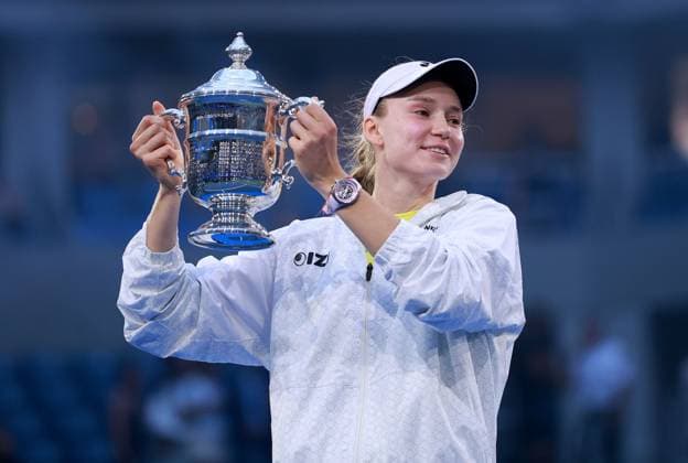 Elena Rybakina of Kazakhstan celebrates with the trophy 2026 US Open, Day Fourteen, USTA Billie Jean King National Tennis Center, New York, USA - 12 Sep 2026New York USTA Billie Jean King National T New York (NY) United States of America EDITORIAL USE ONLY No use with unauthorised audio, video, data, fixture lists, club league logos or live services. Online in-match use limited to 120 images, no video emulation. No use in betting, games or single club league player publications. Copyright: xEllaxLing Shutterstockx 17140165bs