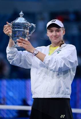 Elena Rybakina of Kazakhstan celebrates with the trophy 2026 US Open, Day Fourteen, USTA Billie Jean King National Tennis Center, New York, USA - 12 Sep 2026New York USTA Billie Jean King National T New York (NY) United States of America EDITORIAL USE ONLY No use with unauthorised audio, video, data, fixture lists, club league logos or live services. Online in-match use limited to 120 images, no video emulation. No use in betting, games or single club league player publications. Copyright: xEllaxLing Shutterstockx 17140165bo