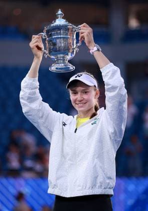 Elena Rybakina of Kazakhstan celebrates with the trophy 2026 US Open, Day Fourteen, USTA Billie Jean King National Tennis Center, New York, USA - 12 Sep 2026New York USTA Billie Jean King National T New York (NY) United States of America EDITORIAL USE ONLY No use with unauthorised audio, video, data, fixture lists, club league logos or live services. Online in-match use limited to 120 images, no video emulation. No use in betting, games or single club league player publications. Copyright: xEllaxLing Shutterstockx 17140165br