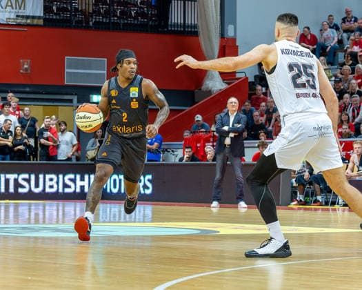 Stefan Smith (NINERS Chemnitz, 02), Viktor Kovacevic (GIESSEN 46ers, 25), Giessen 46ers vs. Niners Chemnitz, Basketball, Netto BBL Pokal, DBB Pokal, 1. Spieltag, Spielzeit 2026 2027, 12.09.2026 Giessen 46ers vs. Niners Chemnitz, Basketball, Netto BBL Pokal, DBB Pokal, 1. Spieltag, Spielzeit 2026 2027, 12.09.2026 Ostpreussenviertel Copyright: xEibner-Pressefoto JoergxHeinrichx EP_JHR