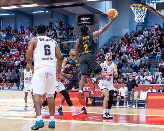Alexander Williams (GIESSEN 46ers, 06), Stefan Smith (NINERS Chemnitz, 02), Viktor Kovacevic (GIESSEN 46ers, 25), Giessen 46ers vs. Niners Chemnitz, Basketball, Netto BBL Pokal, DBB Pokal, 1. Spieltag, Spielzeit 2026 2027, 12.09.2026 Giessen 46ers vs. Niners Chemnitz, Basketball, Netto BBL Pokal, DBB Pokal, 1. Spieltag, Spielzeit 2026 2027, 12.09.2026 Ostpreussenviertel Copyright: xEibner-Pressefoto JoergxHeinrichx EP_JHR