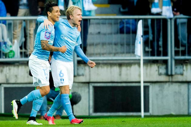 Malmö FFs Victor Yoshimar Yotun Flores firar Oscar Lewicki som gjort 2-1 under fotbollsmatchen i Allsvenskan mellan Malmö FF och Hammarby den 20 april 2015 i Malmö. Malmö Sverige Copyright: xLudvigxThunmanx
