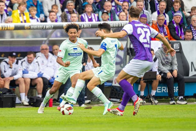 (L-R) Oluwaseun Adewumi (Hertha BSC, 19), Josip Brekalo (Hertha BSC, 07), Robin Fabinski (VfL Osnabrueck, 27) GER, VfL Osnabrueck vs. Hertha BSC, Fussball, 2. Bundesliga, 5. Spieltag, Spielzeit 2026 2027, 13.09.2026 DFL Regulations prohibit any use of photographers as image sequences and or quasi-video. GER, VfL Osnabrueck vs. Hertha BSC, Fussball, 2. Bundesliga, 5. Spieltag, Spielzeit 2026 2027, 13.09.2026 Osnabrueck Copyright: xEibner-Pressefoto JanxRollingerx EP_JSK