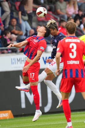 2. Liga, Spieltag 5, Saison 2026 27, FC Heidenheim - Holstein Kiel Mathias Honsak (FC Heidenheim), Hiroki Sekine (Holstein Kiel) - FC Heidenheim - Holstein Kiel 2. Liga, Spieltag 5, Saison 2026 27, FC Heidenheim - Holstein Kiel Deutschland, Heidenheim, Voith Arena, 13.09.2026