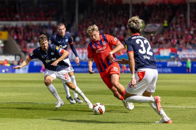 Zweikampf Jonas Meffert (Holstein Kiel, 28) Alessandro Vogt (1.FC Heidenheim, 18) Hiroki Sekine (Holstein Kiel, 32), GER, 1.FC Heidenheim vs. Holstein Kiel, Fussball, 2. Bundesliga, 05. Spieltag, Spielzeit 2026 2027, 13.09.2026, DFL DFB REGULATIONS PROHIBIT ANY USE OF PHOTOGRAPHS AS IMAGE SEQUENCES AND OR QUASI-VIDEO, GER, 1.FC Heidenheim vs. Holstein Kiel, Fussball, 2. Bundesliga, 05. Spieltag, Spielzeit 2026 2027, 13.09.2026 Heidenheim Copyright: xEibner-Pressefoto JanixPlessx EP_JPL