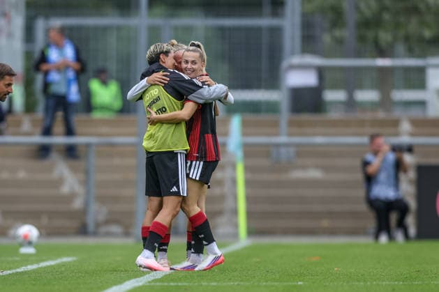GER, Frankfurt, Eintracht Frankfurt vs TSG Hoffenheim, Google Pixel Frauen Bundesliga, Fussball, DFB, Spielzeit 2026 2027, Stadion am Brentanobad, 4. Spieltag im Bild: Nina Lührsen (Eintracht Frankfurt Frauen 11), Tor, Jubel und Freude, Emotionen, 1:0 mit Sara Doorsoun (Eintracht Frankfurt Frauen 23) DFB DFL REGULATIONS PROHIBIT ANY USE OF PHOTOGRAPHS AS IMAGE SEQUENCES AND OR QUASI-VIDEO, 13.09.2026 Copyright: HMBxMedia HendrikxHamelau