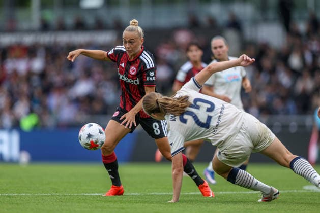 GER, Frankfurt, Eintracht Frankfurt vs TSG Hoffenheim, Google Pixel Frauen Bundesliga, Fussball, DFB, Spielzeit 2026 2027, Stadion am Brentanobad, 4. Spieltag im Bild v.l.: Hanna Bennison (Eintracht Frankfurt Frauen 8), Jonna van de Velde (TSG Hoffenheim Frauen 25 DFB DFL REGULATIONS PROHIBIT ANY USE OF PHOTOGRAPHS AS IMAGE SEQUENCES AND OR QUASI-VIDEO, 13.09.2026 Copyright: HMBxMedia HendrikxHamelau