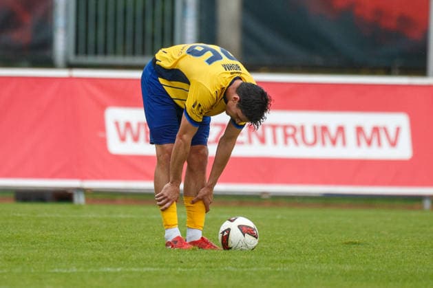 Pepe Böhm (Lok) sind ist enträuscht, wütend, frustriert, sauer ; GER, Greifswalder FC vs. 1. FC Lok Leipzig, Fußball, Männer, Regionalliga Nordost, 8.Spieltag, Spielzeit 2026 2027, 13.09.2026 Greifswald Volksstadion Mecklenburg - Vorpommern Deutschland