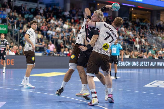 Marek Nissen (HC Erlangen, 06), Johannes Wasielewski (Bergischer HC, 77) HC Erlangen vs. Bergischer HC, Handball, Opel Handball-Bundesliga, 5. Spieltag, Spielzeit 2026 2027, 13.09.2026 HC Erlangen vs. Bergischer HC, Handball, Opel Handball-Bundesliga, 5. Spieltag, Spielzeit 2026 2027, 13.09.2026 Nuernberg Copyright: xEibner-Pressefoto ArdanxFuessmanx EP_AFN