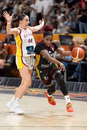 Alexis Peterson (Deutschland, 01) im Dribbling, Iyana Martin (Spanien, 44), GER, Spanien vs. Deutschland, Basketball, FIBA Women s World Cup 2026, Spiel um Platz 3, 13.09.2026 GER, Spanien vs. Deutschland, Basketball, FIBA Women s World Cup 2026, Spiel um Platz 3, 13.09.2026 Berlin Copyright: xEibner-Pressefoto MaxxVincenx EP_MVN
