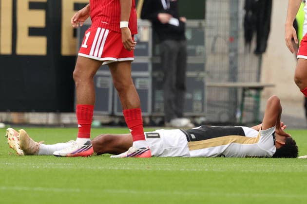 13.09.2026, xrekx, Fussball 1.Bundesliga, SV Elversberg - FC Bayern München v.l. Francis Onyeka (SV 07 Elversberg) verletzt, Verletzung, Schmerz, Schmerzen, injured, injury, pain, pains (DFL DFB REGULATIONS PROHIBIT ANY USE OF PHOTOGRAPHS as IMAGE SEQUENCES and or QUASI-VIDEO) Elversberg
