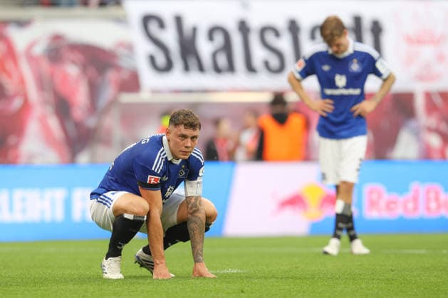 13.09.2026, xtgx, Fussball, 1. Bundesliga, RB Leipzig - Hamburger SV, v.l. Nicolai Remberg (Hamburg, 21) enttaeuscht, enttäuscht, schaut enttaeuscht, niedergeschlagen, disappointed (DFL DFB REGULATIONS PROHIBIT ANY USE OF PHOTOGRAPHS as IMAGE SEQUENCES and or QUASI-VIDEO) Leipzig