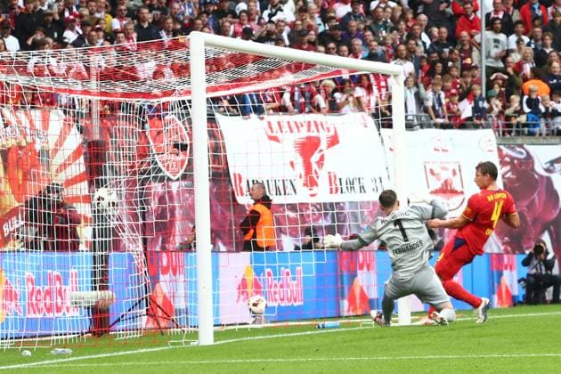 RB Leipzig - Hamburger SV Bundesliga Leipzig, 13.09.2026, Red Bull Arena, Fußball, Männer, Saison 2026 2027, 1. Bundesliga, 3. Spieltag, RB Leipzig - Hamburger SV , Im Bild: Tor für Leipzig, Willi Orban (4, RB Leipzig) trifft zum 3:0 ,