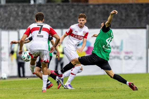 VfB Stuttgart II vs. SC Preussen Muenster, Fussball, 3. Liga, 5. Spieltag, WIRmachenDRUCK Arena Großaspach 13.09.26 v.l. Lauri Penna (VfB Stuttgart II, 07), Romario Rösch (SC Preussen Muenster, 43) VfB Stuttgart II vs. SC Preussen Muenster, Fussball, 3. Liga, 5. Spieltag, WIRmachenDRUCK Arena Großaspach 13.09.26 Foto: Lucca Fundel Großaspach WIRmachenDRUCK Arena Baden-Württemberg Deutschland