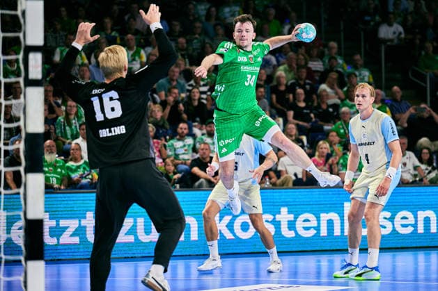 Hakun West Av Teigum (Fuechse Berlin, 34), Bertram Obling (VfL Gummersbach, 16), Ellidi Vidarsson (VfL Gummersbach, 04), GER, Fuechse Berlin vs. VfL Gummersbach, 1.Bundesliga, Opel HBL, Saison 2026 27, 4. Spieltag, 13.09.2026 GER, Fuechse Berlin vs. VfL Gummersbach, 1.Bundesliga, Opel HBL, Saison 2026 27, 4. Spieltag, 13.09.2026 Berlin
