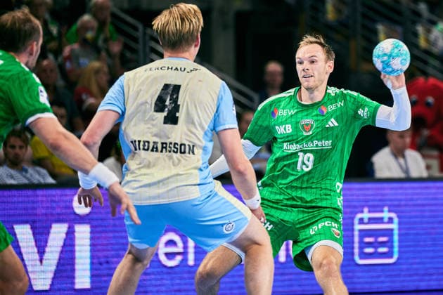 Mathias Gidsel (Fuechse Berlin, 19), Ellidi Vidarsson (VfL Gummersbach, 04), GER, Fuechse Berlin vs. VfL Gummersbach, 1.Bundesliga, Opel HBL, Saison 2026 27, 4. Spieltag, 13.09.2026 GER, Fuechse Berlin vs. VfL Gummersbach, 1.Bundesliga, Opel HBL, Saison 2026 27, 4. Spieltag, 13.09.2026 Berlin