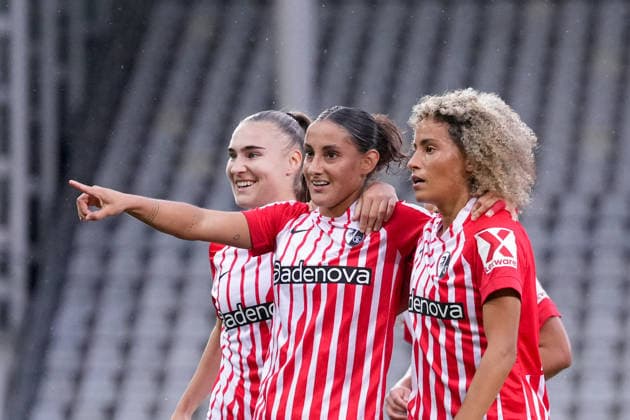Alena Bienz (SC Freiburg, 08), İlayda Acıkgöz Ilayda Acikgoez (SC Freiburg, 30) und Amira Arfaoui (SC Freiburg, 17) Torjubel, Emotionen, Jubel, Torerfolg, Abschluss, Treffer , Deutschland, Fussball, GooglePixel Frauen-Bundesliga, 4.Spieltag, 2026 2027, SC Freiburg vs. 1. FSV Mainz 05, 13.09.2026, Dreisamstadion, Freiburg Freiburg Dreisamstadion Baden-Wuerttemberg Deutschland Copyright: xArnexAmbergx