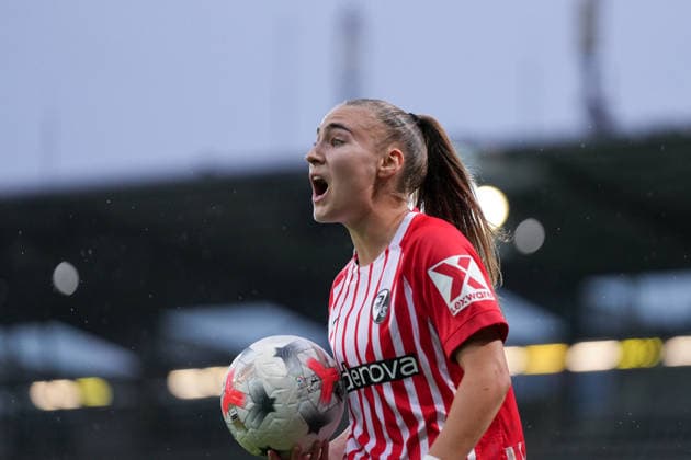 Alena Bienz (SC Freiburg, 08) , Deutschland, Fussball, GooglePixel Frauen-Bundesliga, 4.Spieltag, 2026 2027, SC Freiburg vs. 1. FSV Mainz 05, 13.09.2026, Dreisamstadion, Freiburg Freiburg Dreisamstadion Baden-Wuerttemberg Deutschland Copyright: xArnexAmbergx