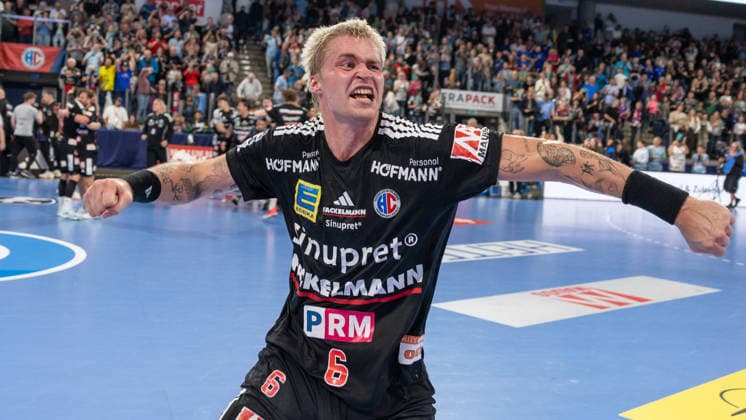 Marek Nissen (HC Erlangen, 06) Jubel und Freude nach dem Abpfiff über den Heimsieg. HC Erlangen vs. Bergischer HC, Handball, Opel Handball-Bundesliga, 5. Spieltag, Spielzeit 2026 2027, 13.09.2026 HC Erlangen vs. Bergischer HC, Handball, Opel Handball-Bundesliga, 5. Spieltag, Spielzeit 2026 2027, 13.09.2026 Nuernberg Copyright: xEibner-Pressefoto ArdanxFuessmanx EP_AFN