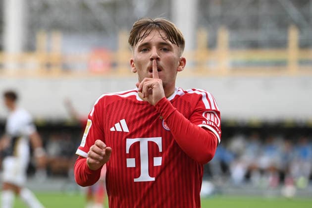 Lennart KARL (M) jubelt nach seinem Tor zum 0-1, Jubel, jubeln, Freude, cheers, Fussball 1. Bundesliga, 3.Spieltag, matchday3, Spieltag3, SV 07 Elversberg - FC Bayern Muenchen am 13.09.2026 in der Ursapharm-Arena an der Kaiserlinde, Waldstadion in Elversberg Deutschland. DFL regulations prohibit any use of photographs as image sequences and or quasi-video Â