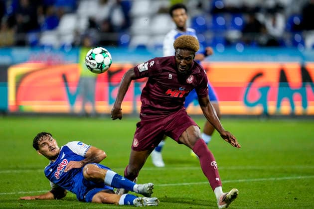 v.li.: Sean Dulic (TSG II, 3), Romeo Aigbekaen (Köln, 30), Zweikampf, Spielszene, Duell, duel, tackle, tackling, Dynamik, Action, Aktion, 13.09.2026, Sinsheim (Deutschland), Fussball, 3. Liga, TSG 1899 Hoffenheim II - SC Fortuna Köln, DFB DFL REGULATIONS PROHIBIT ANY USE OF PHOTOGRAPHS AS IMAGE SEQUENCES AND OR QUASI-VIDEO.