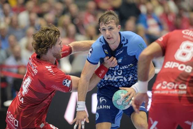 Simone Mengon (TVB Stuttgart 15) (am Ball), Johannes Golla (MT Melsungen 14) (L), Adrian Sipos (MT Melsungen 8) , GER, MT Melsungen - TVB 1898 Stuttgart, Handball, 1. Bundesliga, 4. Spieltag, Saison 2026 2027, 13.09.2026, GER, MT Melsungen - TVB Stuttgart, Handball, 1. Bundesliga, 4. Spieltag, Saison 2026 2027, 13.09.2026 Kassel Copyright: xEibner-Pressefotox xRolandxSippelx EP_RSL