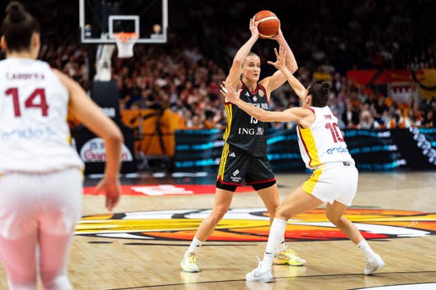Leonie Fiebich (Deutschland, 13) am Ball, Maria Conde (Spanien, 10), GER, Spanien vs. Deutschland, Basketball, FIBA Women s World Cup 2026, Spiel um Platz 3, 13.09.2026 GER, Spanien vs. Deutschland, Basketball, FIBA Women s World Cup 2026, Spiel um Platz 3, 13.09.2026 Berlin Copyright: xEibner-Pressefoto MaxxVincenx EP_MVN