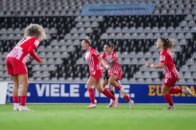 Carina Brunold (SC Freiburg, 14), İlayda Acıkgöz Ilayda Acikgoez (SC Freiburg, 30) Torjubel, Emotionen, Jubel, Torerfolg, Abschluss, Treffer , Deutschland, Fussball, GooglePixel Frauen-Bundesliga, 4.Spieltag, 2026 2027, SC Freiburg vs. 1. FSV Mainz 05, 13.09.2026, Dreisamstadion, Freiburg Freiburg Dreisamstadion Baden-Wuerttemberg Deutschland Copyright: xArnexAmbergx