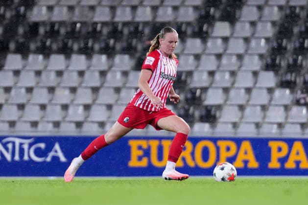 Luca Birkholz (SC Freiburg, 23) Elfmeter , Deutschland, Fussball, GooglePixel Frauen-Bundesliga, 4.Spieltag, 2026 2027, SC Freiburg vs. 1. FSV Mainz 05, 13.09.2026, Dreisamstadion, Freiburg Freiburg Dreisamstadion Baden-Wuerttemberg Deutschland Copyright: xArnexAmbergx