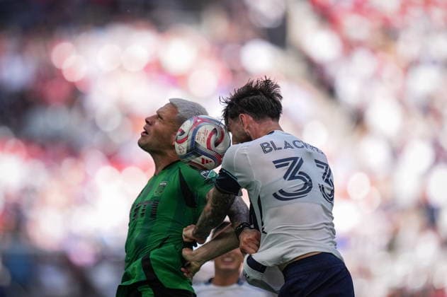 September 13, 2026, Vancouver, Bc, CANADA: Austin FC s Christian Ramirez, left, and Vancouver Whitecaps Tristan Blackmon vie for the ball during the first half of an MLS, Fussball Herren, USA match, in Vancouver, on Sunday, Sept. 13, 2026. Canada News - September 13, 2026 - ZUMAc35_ 20260913_zaf_c35_153 Copyright: xDarrylxDyckx