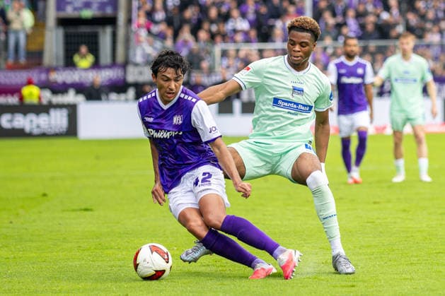 (L-R) Jonathan Gomez (VfL Osnabrueck, 42) im Zweikampf mit Farid Alfa-Ruprecht (Hertha BSC, 20) GER, VfL Osnabrueck vs. Hertha BSC, Fussball, 2. Bundesliga, 5. Spieltag, Spielzeit 2026 2027, 13.09.2026 DFL Regulations prohibit any use of photographers as image sequences and or quasi-video. GER, VfL Osnabrueck vs. Hertha BSC, Fussball, 2. Bundesliga, 5. Spieltag, Spielzeit 2026 2027, 13.09.2026 Osnabrueck Copyright: xEibner-Pressefoto JanxRollingerx EP_JSK