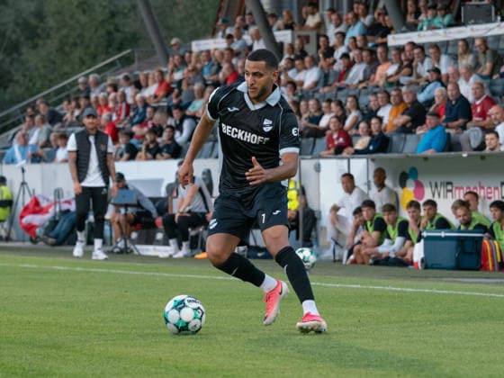Freisteller: Amin Farouk (SC Verl, 07) am Ball, Ganzkoerper Einzelbild Archiv Freigestellt GER, Fussball, SG Sonnenhof Grossaspach vs. SC Verl, 3. Liga, 6. Spieltag, Aspach, Saison 2026 2027, 15.09.2026 GER, Fussball, SG Sonnenhof Grossaspach vs. SC Verl, 3. Liga, 6. Spieltag, Saison 2026 2027, 15.09.2026 Aspach Copyright: xCarstenxSchweringx EP_CSG