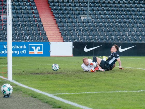 TOR zum 0:1 durch Arbnor Nuraj (SG Sonnenhof Grossaspach, 25), Torwart Maximilian Reule (SG Sonnenhof Grossaspach, 01) am boden liegend GER, Fussball, SG Sonnenhof Grossaspach vs. SC Verl, 3. Liga, 6. Spieltag, Aspach, Saison 2026 2027, 15.09.2026 GER, Fussball, SG Sonnenhof Grossaspach vs. SC Verl, 3. Liga, 6. Spieltag, Saison 2026 2027, 15.09.2026 Aspach Copyright: xCarstenxSchweringx EP_CSG