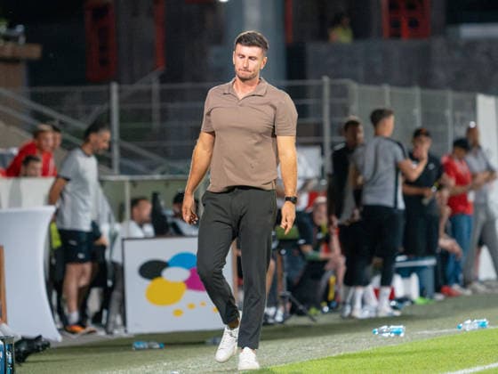 Trainer Orest Shala (SC Verl) reagiert enttaeuscht an der Seitenlinie nach 1:1 Ausgleich durch Fabian Eisele (SG Sonnenhof Grossaspach, 23), Frust Enttaeuschung Emotion Gestik Geste Coaching Mitleiden GER, Fussball, SG Sonnenhof Grossaspach vs. SC Verl, 3. Liga, 6. Spieltag, Aspach, Saison 2026 2027, 15.09.2026 GER, Fussball, SG Sonnenhof Grossaspach vs. SC Verl, 3. Liga, 6. Spieltag, Saison 2026 2027, 15.09.2026 Aspach Copyright: xCarstenxSchweringx EP_CSG