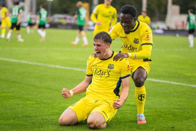 (L-R) Alexander Staff (1. FC Saarbruecken, 29) (Torschuetze) und Kelsey Owusu (1. FC Saarbruecken, 31) jubeln ueber das Tor zum 0:1 GER, SC Preussen Muenster vs. 1. FC Saarbruecken, Fussball, 3. Liga, 6. Spieltag, Spielzeit 2026 2027, 16.09.2026 DFL Regulations prohibit any use of photographers as image sequences and or quasi-video. GER, SC Preussen Muenster vs. 1. FC Saarbruecken, Fussball, 3. Liga, 6. Spieltag, Spielzeit 2026 2027, 16.09.2026 Muenster Copyright: xEibner-Pressefoto JanxRollingerx EP_JSK