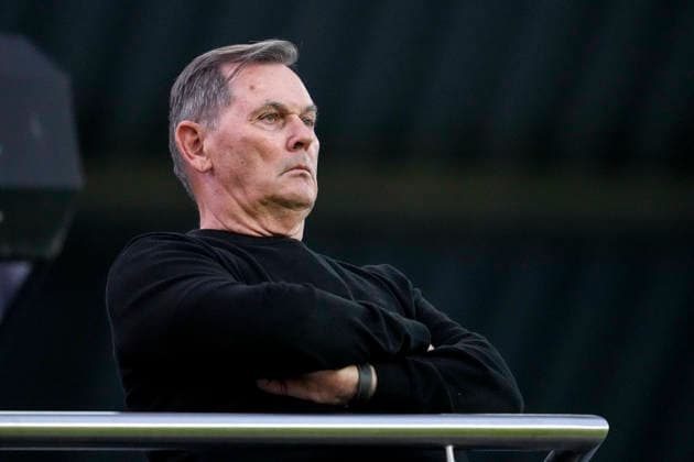 Bernd Beetz (Präsident, SV Waldhof), im Publikum, auf der Tribüne, unter den Zuschauern, beobachtet das Spiel, Einzelbild, Einzelfoto, Aktion, Action, 16.09.2026, Mannheim (Deutschland), Fussball, 3. Liga, SV Waldhof Mannheim - Rot-Weiss Essen, DFB DFL REGULATIONS PROHIBIT ANY USE OF PHOTOGRAPHS AS IMAGE SEQUENCES AND OR QUASI-VIDEO.