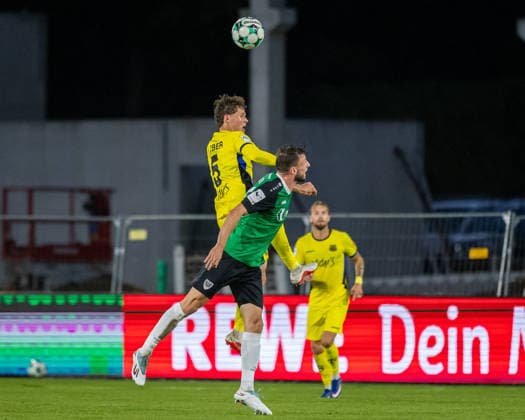 (L-R) C Saarbruecken, 05) im Kopfballduell mit Philipp Maier (SC Preussen Muenster, 26) GER, SC Preussen Muenster vs. 1. FC Saarbruecken, Fussball, 3. Liga, 6. Spieltag, Spielzeit 2026 2027, 16.09.2026 DFL Regulations prohibit any use of photographers as image sequences and or quasi-video. GER, SC Preussen Muenster vs. 1. FC Saarbruecken, Fussball, 3. Liga, 6. Spieltag, Spielzeit 2026 2027, 16.09.2026 Muenster Copyright: xEibner-Pressefoto JanxRollingerx EP_JSK