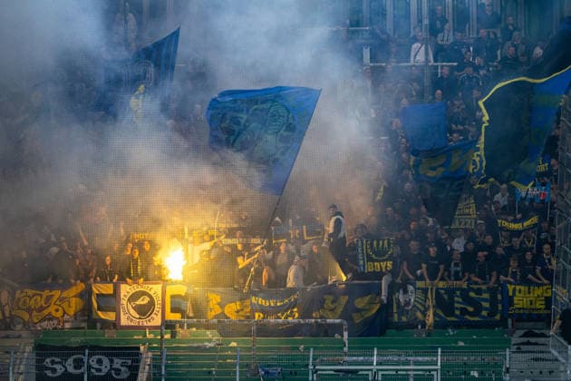 Die Fans von 1. FC Saarbruecken zuenden Pyrotechnik im Gaesteblock GER, SC Preussen Muenster vs. 1. FC Saarbruecken, Fussball, 3. Liga, 6. Spieltag, Spielzeit 2026 2027, 16.09.2026 DFL Regulations prohibit any use of photographers as image sequences and or quasi-video. GER, SC Preussen Muenster vs. 1. FC Saarbruecken, Fussball, 3. Liga, 6. Spieltag, Spielzeit 2026 2027, 16.09.2026 Muenster Copyright: xEibner-Pressefoto JanxRollingerx EP_JSK