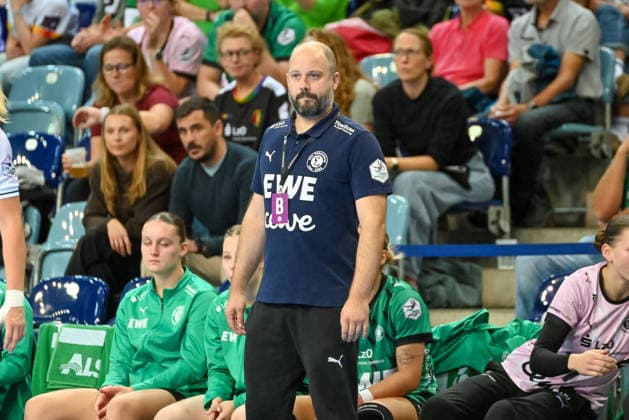 Niels Boetel (VfL Oldenburg, Trainer) GER, VfL Oldenburg vs. SU Neckarsulm, ALSCO Handball Bundesliga Frauen, 4. Spieltag, Saison 2026 2027, 16.09.2026, VfL Oldenburg vs. SU Neckarsulm, ALSCO Handball Bundesliga Frauen, 4. Spieltag, Saison 2026 2027, 16.09.2026 Oldenburg Copyright: xEibner-Pressefoto RobertxGertzenx EP_RGN