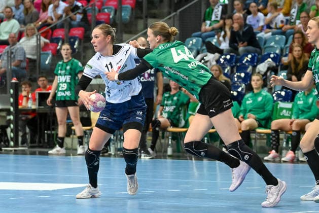 Annefleur Bruggeman (SU Neckarsulm, 11) am Ball gegen Lisa-Marie Fragge (VfL Oldenburg, 44) GER, VfL Oldenburg vs. SU Neckarsulm, ALSCO Handball Bundesliga Frauen, 4. Spieltag, Saison 2026 2027, 16.09.2026, VfL Oldenburg vs. SU Neckarsulm, ALSCO Handball Bundesliga Frauen, 4. Spieltag, Saison 2026 2027, 16.09.2026 Oldenburg Copyright: xEibner-Pressefoto RobertxGertzenx EP_RGN