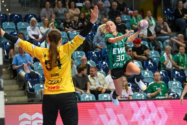 Jenny Behrend (VfL Oldenburg, 30) setzt sich auf aussen durch GER, VfL Oldenburg vs. SU Neckarsulm, ALSCO Handball Bundesliga Frauen, 4. Spieltag, Saison 2026 2027, 16.09.2026, VfL Oldenburg vs. SU Neckarsulm, ALSCO Handball Bundesliga Frauen, 4. Spieltag, Saison 2026 2027, 16.09.2026 Oldenburg Copyright: xEibner-Pressefoto RobertxGertzenx EP_RGN