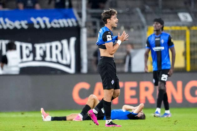 v.li.: Francisco Mascarenhas (Masca, SV Waldhof, 11), Diego Michel (SV Waldhof, 28), Favour Jidechi Okeke (Jid Okeke, SV Waldhof, 25), Spieler vom SV Waldhof Mannheim, enttäuscht über die Niederlage, Enttäuschung nach dem Schlusspfiff, Highlight, Verlierer, verloren, Frustration, disappointed, pessimistisch, 16.09.2026, Mannheim (Deutschland), Fussball, 3. Liga, SV Waldhof Mannheim - Rot-Weiss Essen, DFB DFL REGULATIONS PROHIBIT ANY USE OF PHOTOGRAPHS AS IMAGE SEQUENCES AND OR QUASI-VIDEO.