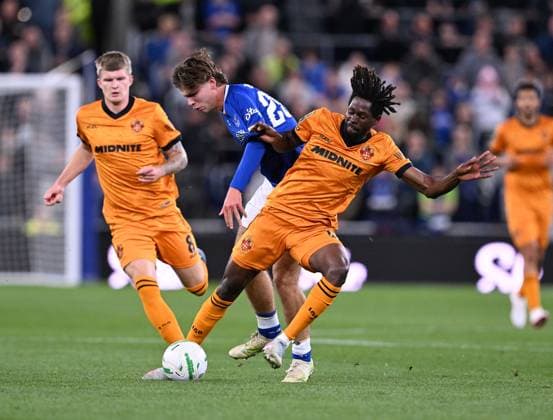 Tyler Dibling of Everton and Boubacar Traorà of Wolverhampton Wanderers Everton v Wolverhampton Wanderers, EFL Carabao Cup, Football, Hill Dickinson Stadium, Liverpool, UK - 16 Sep 2026Liverpool Hill Dickinson Stadium United Kingdom EDITORIAL USE ONLY No use with unauthorised audio, video, data, fixture lists, club league logos or live services. Online in-match use limited to 120 images, no video emulation. No use in betting, games or single club league player publications. Copyright: xAnnaxGowthorpe Shutterstockx 17154425y