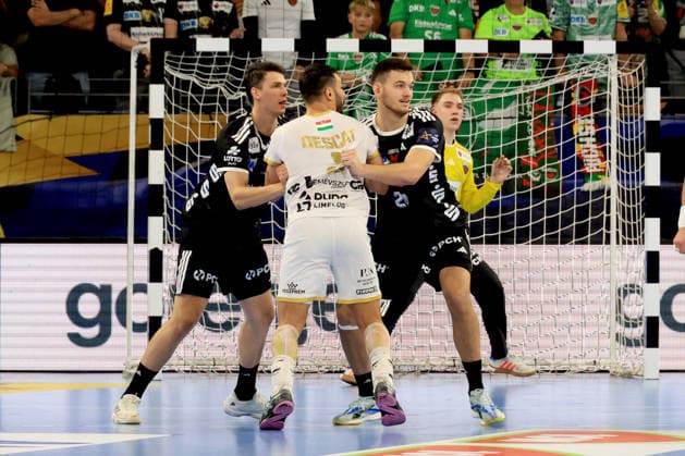 16.09.2026, GER Deutschland, Handball, EHF Champions League, 16.09.2026, Saison 2026 2027, Berlin, Fuechse Berlin vs Veszprem HC Simak, Frederik ( Fuechse Berlin 9 ), Aitor Arino ( Fuechse Berlin 14 ), Hugo Descat ( Veszprem 9 ) nordphoto GmbH Engler Berlin Max-Schmeling-Halle Berlin Deutschland Copyright: xNordphotox xEnglerx