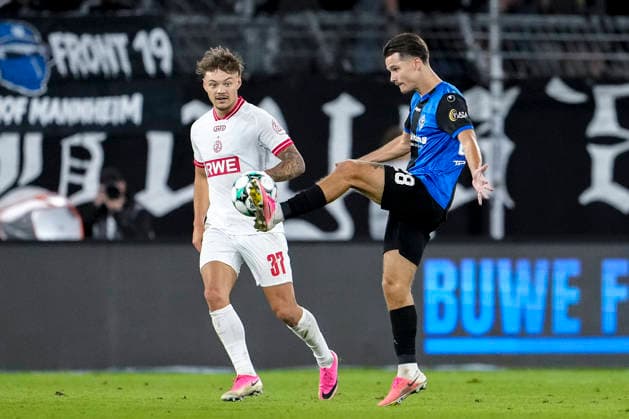 v.li.: Jannik Hofmann (Essen, 37), Diego Michel (SV Waldhof, 28), Zweikampf, Spielszene, Duell, duel, tackle, tackling, Dynamik, Action, Aktion, 16.09.2026, Mannheim (Deutschland), Fussball, 3. Liga, SV Waldhof Mannheim - Rot-Weiss Essen, DFB DFL REGULATIONS PROHIBIT ANY USE OF PHOTOGRAPHS AS IMAGE SEQUENCES AND OR QUASI-VIDEO.