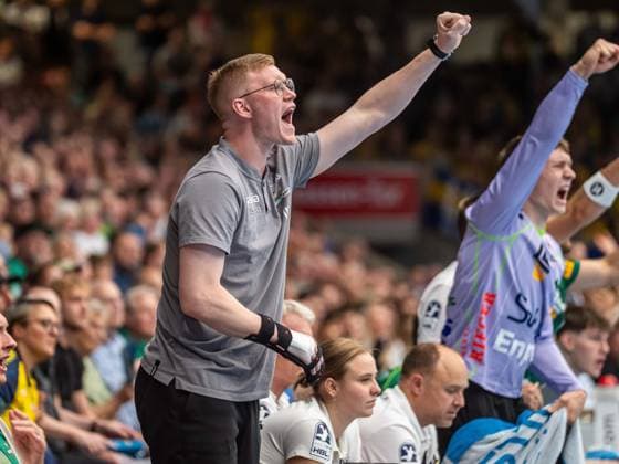 Ymir Oern Gislason (Frisch Auf Goeppingen, 33) jubelt lautstarkn von aussen, Frisch Auf Goeppingen vs. Rhein-Neckar Loewen, Handball, 1. Bundesliga, Herren, Spielzeit 2026 2027, 17.09.2026, Frisch Auf Goeppingen vs. Rhein-Neckar Loewen, Handball, 1. Bundesliga, Herren, Spielzeit 2026 2027, 17.09.2026 Goeppingen Copyright: xEibner-Pressefoto MichaelxSchmidx EP_MST