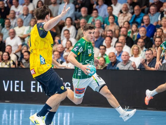 Elias Newel (Frisch Auf Goeppingen, 40) im Vollsprint, Frisch Auf Goeppingen vs. Rhein-Neckar Loewen, Handball, 1. Bundesliga, Herren, Spielzeit 2026 2027, 17.09.2026, Frisch Auf Goeppingen vs. Rhein-Neckar Loewen, Handball, 1. Bundesliga, Herren, Spielzeit 2026 2027, 17.09.2026 Goeppingen Copyright: xEibner-Pressefoto MichaelxSchmidx EP_MST